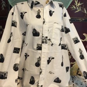 Unisex white long sleeves shirt with animal print