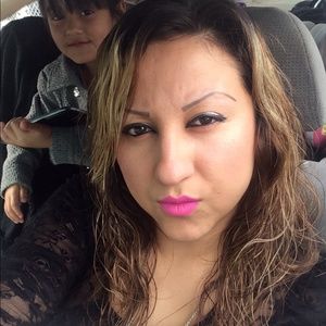 Meet your Posher, Claudia