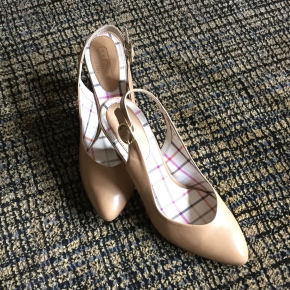 NWT Coach Tan Sling-back Pumps Size 9B