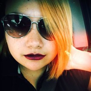 Meet your Posher, Adriana