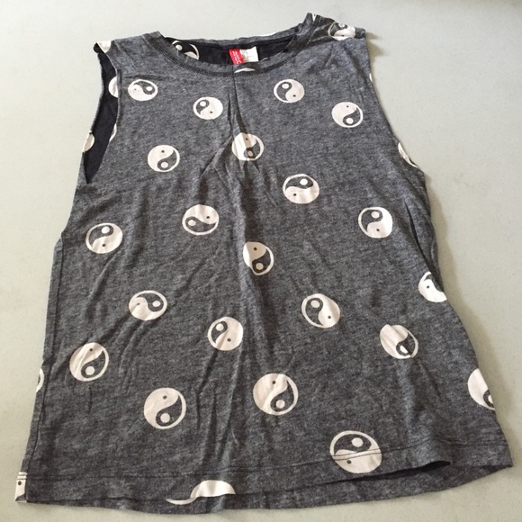 Ying Yang muscle tee