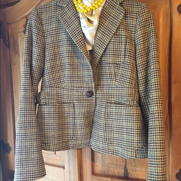 Gorgeous J Crew 100 % tweed Blazer