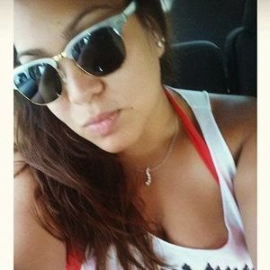 Meet your Posher, Vanessa