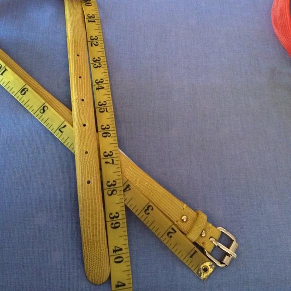 New Ann Taylor yellow leather belt. Size M - Picture 3 of 5