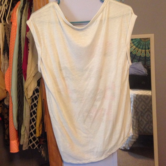 AE Casual beachy t-shirt - Picture 3 of 3