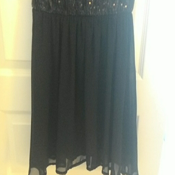 Black short dress - Picture 3 of 4