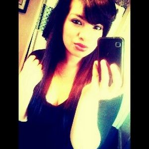 Meet your Posher, Alejandra