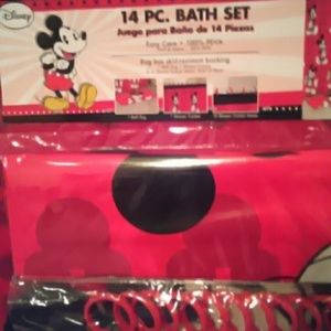 14 piece Mickey Mouse bath set