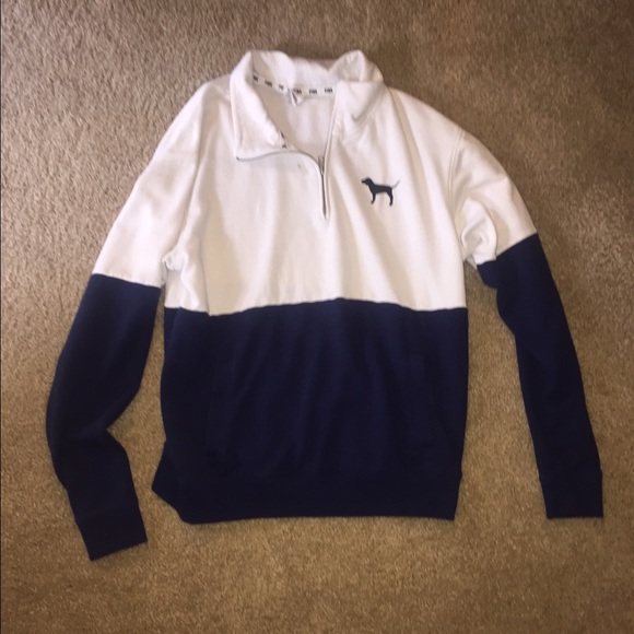 Victoria secret crewneck 🚨🚨🚨🚨 hold