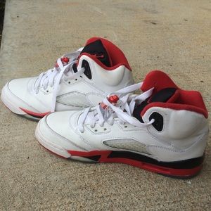 Jordan red 5 retro