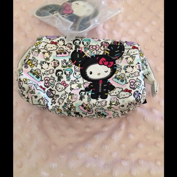 tokidoki hello kitty best friends cosmetic case