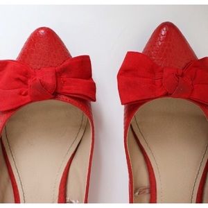 Red bow flats