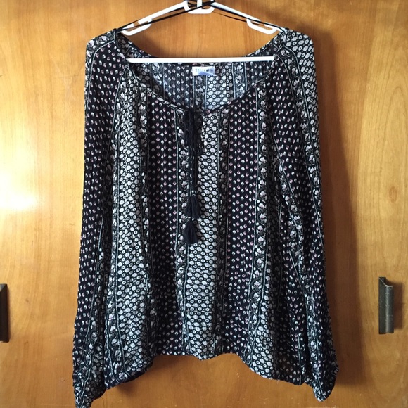 Xl Hip Blouse fits size small body type as well