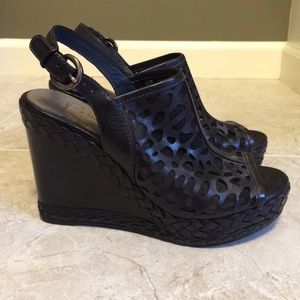 B Makowsky black leather wedge size 7 Brand New