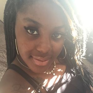 Meet your Posher, Aisha