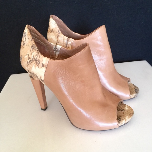 Vince Camuto Leather Peep Toe Platform Heel 6