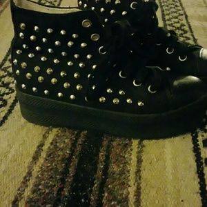 Black studded platforms sneakers