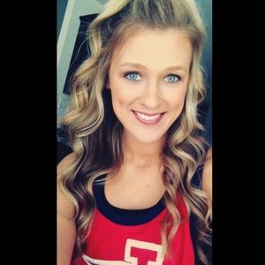 Meet your Posher, Casey