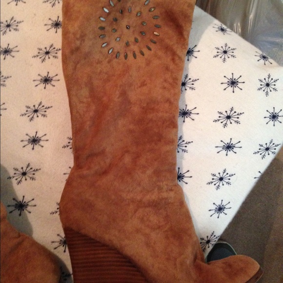 Tan boots - Picture 1 of 1