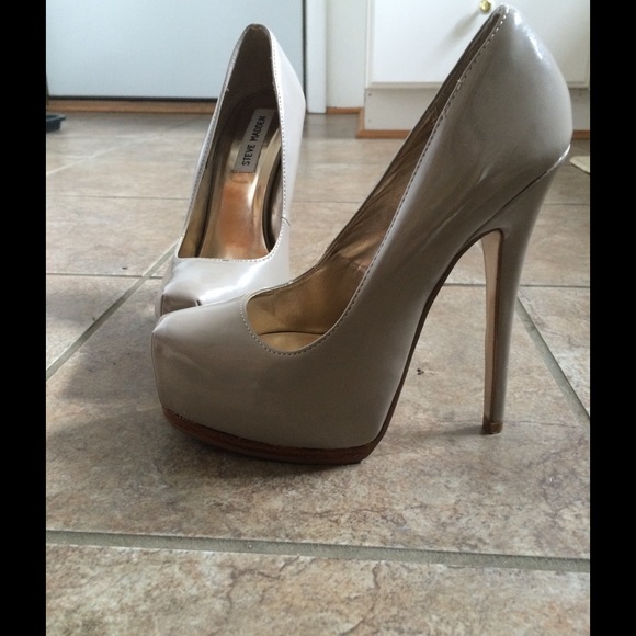 Gray Steve Madden pumps