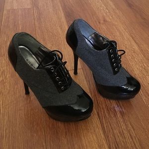 Cute Bamboo Lace up Heels, black & gray sz 6.5