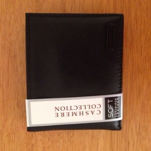 Men's wallet, Claiborne, never used. NIB