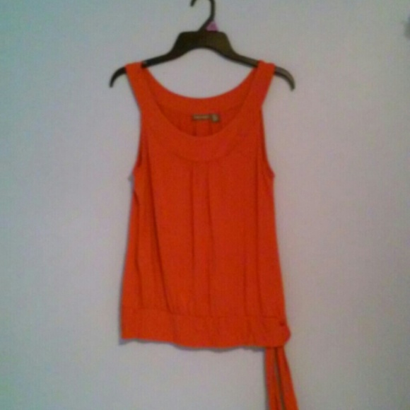 Tank top only worn 1 time