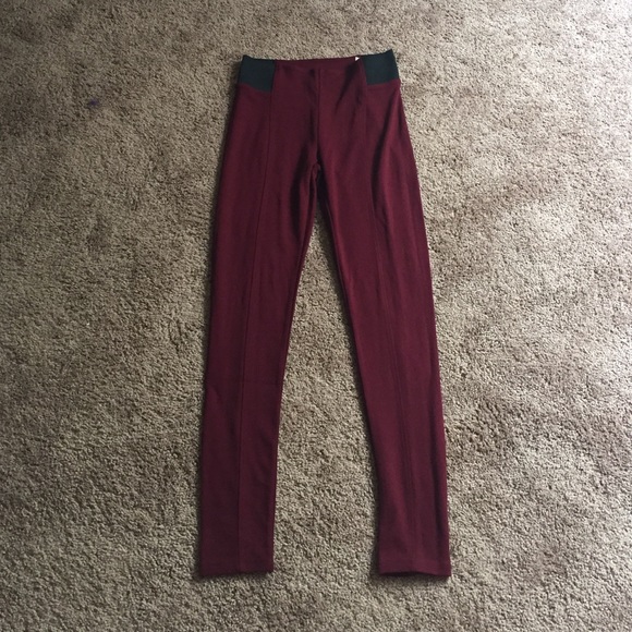 High waisted burgundy leggings