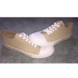 Women's 9.5 Tan Airwalk Retro Oxford