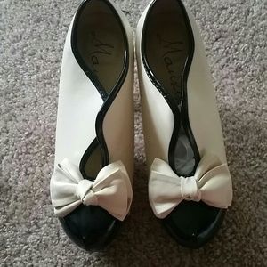 New never worn High heel bow shoes