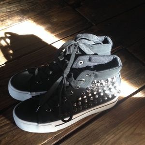 Studded hightop sneaker styled creepers