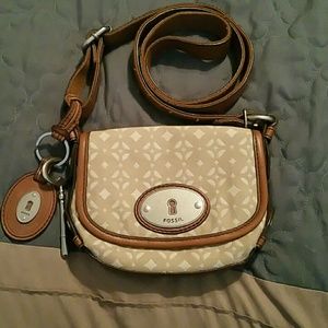 Authentic small Fossil Maddox Flap crossbody