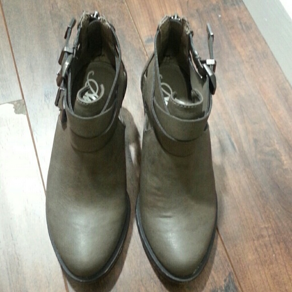 Buckled booties. - Picture 2 of 4