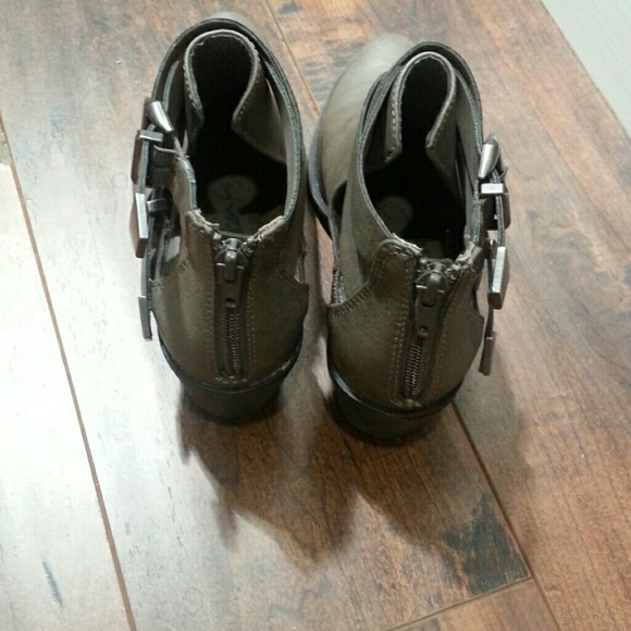 Buckled booties. - Picture 3 of 4