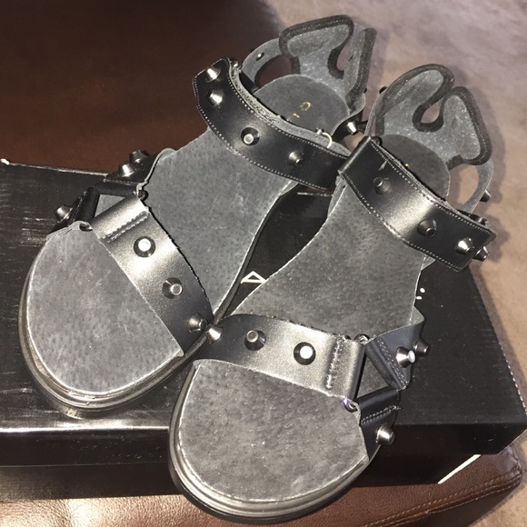 C Label Deysi All black sandals