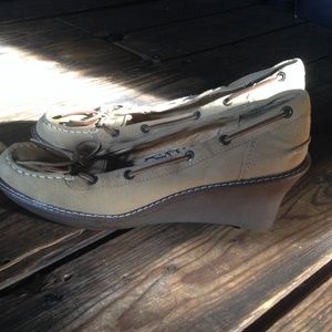 Tan High-Healed Sperry's