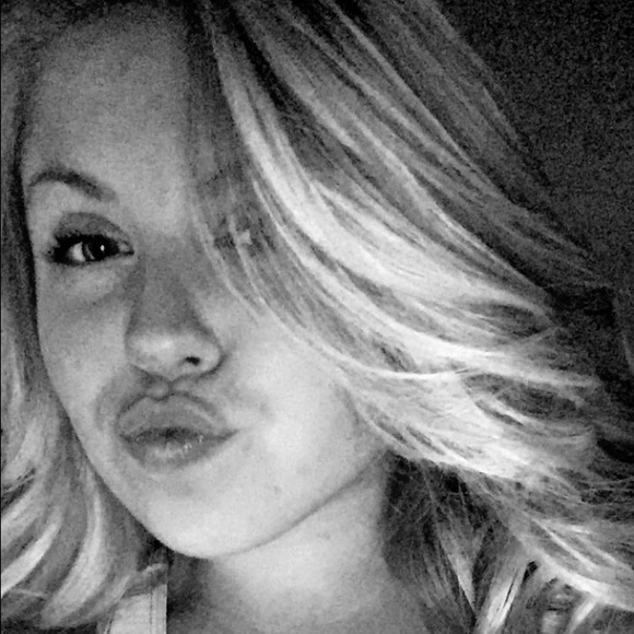 Meet your Posher, Tori - Picture 1 of 1