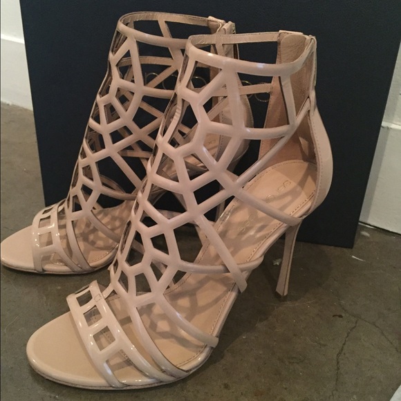 Brand new never worn beige Sergio Rossi heels - Picture 3 of 4