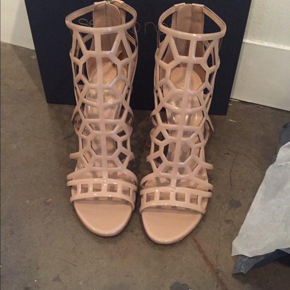 Brand new never worn beige Sergio Rossi heels - Picture 4 of 4