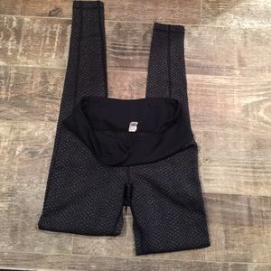 EUC Under Armour running pants