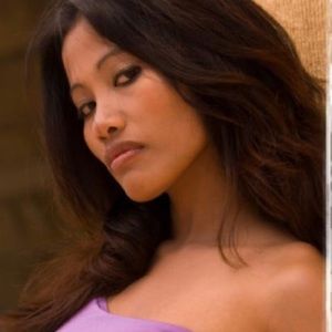 Meet your Posher, Nezza