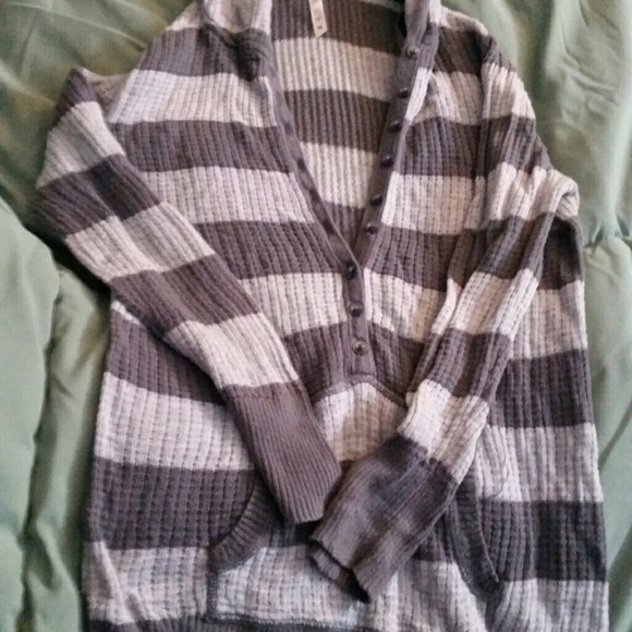 Areopostale long sleeve shirt. Sz Med.