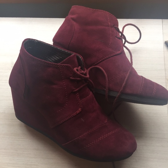Burgaundy Wedges