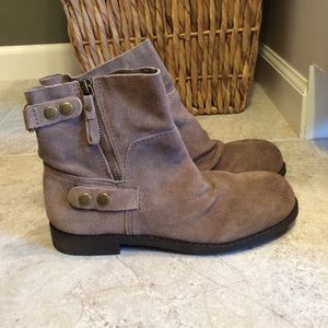 Nine West boots size 7 taupe suede Brand new
