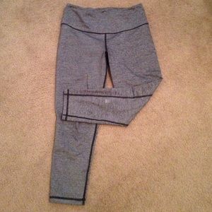 Victoria's Secret workout Capri leggings