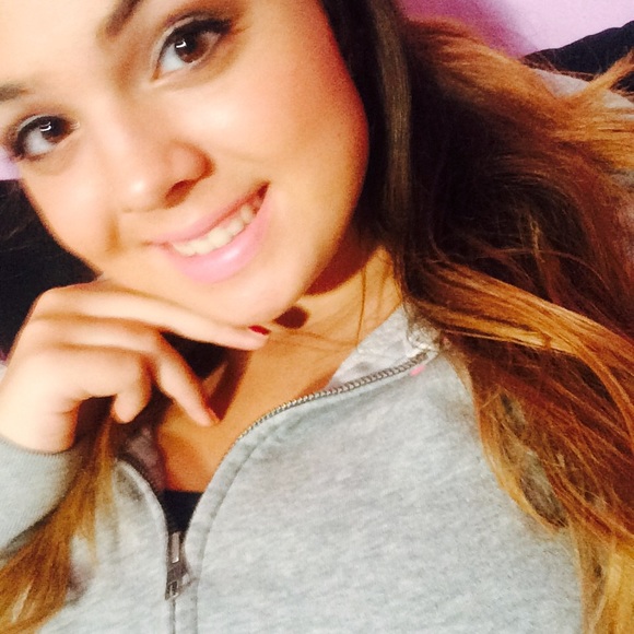 Meet your Posher, Taylor - Picture 3 of 3