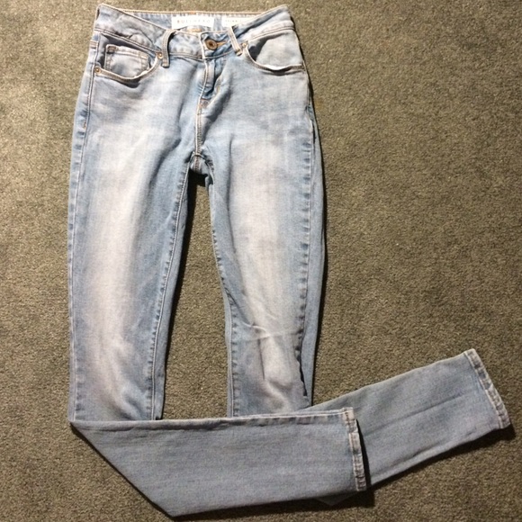 BULLHEAD MEDIUM WASH SKINNY JEANS