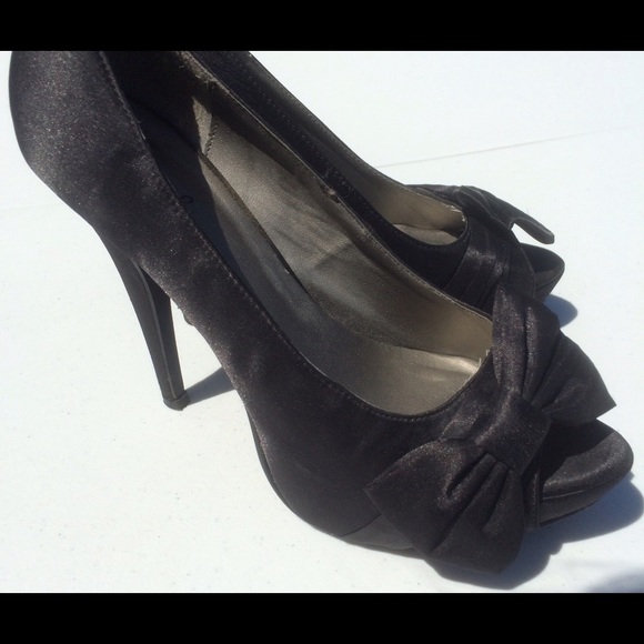 Qupid Black Bow Heel