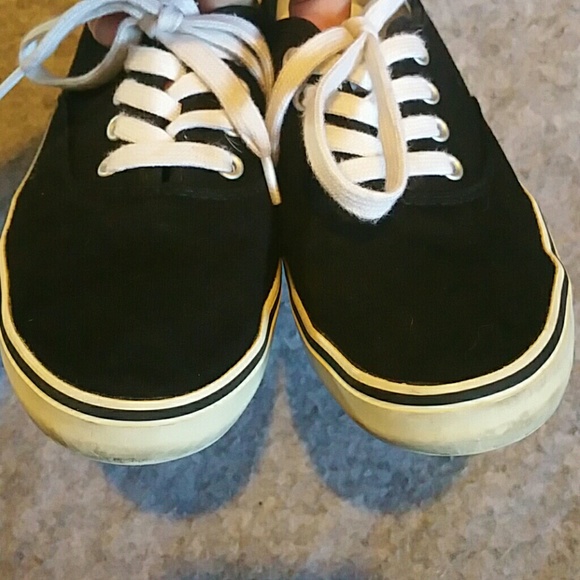 Youth UNF SKNY SNKR - Picture 2 of 4