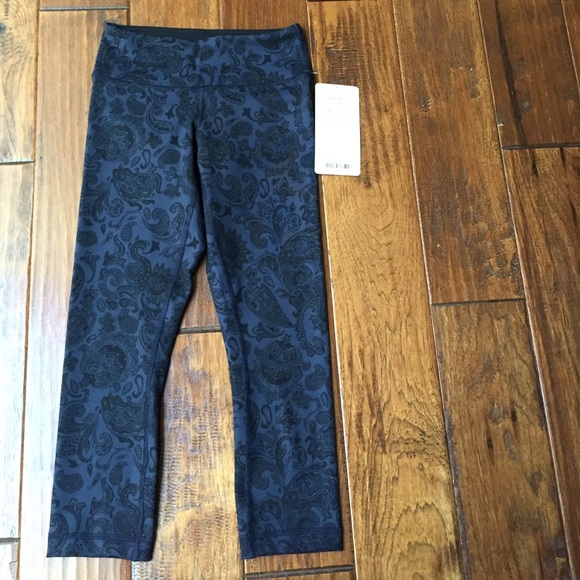 Lululemon wunder under crop legging, nwt